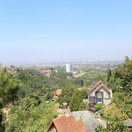 De Bukit Dago Villa Bandung Exterior photo