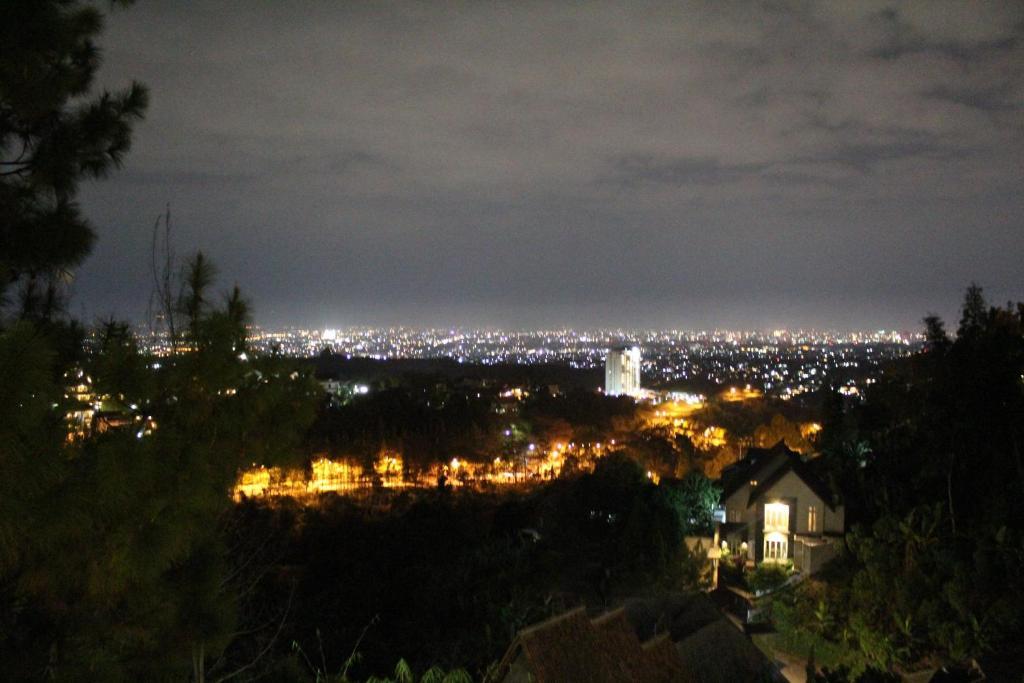 De Bukit Dago Villa Bandung Exterior photo